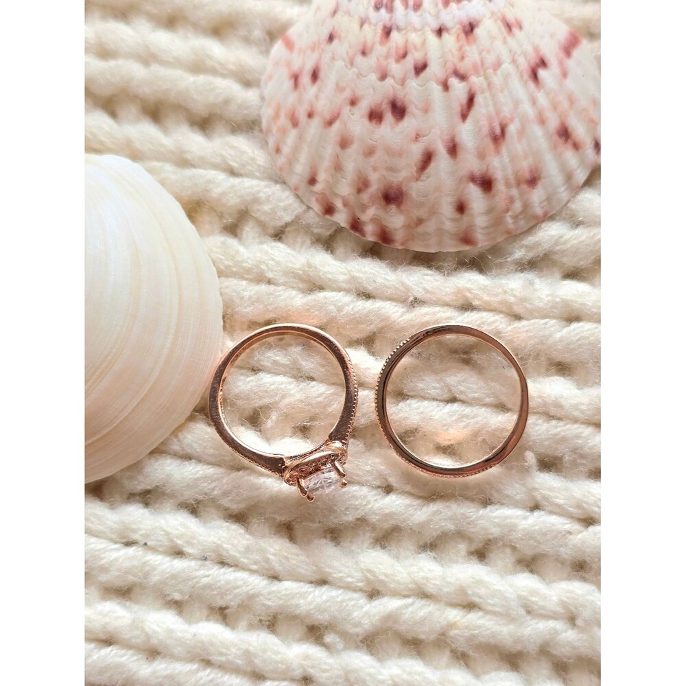 💎NEW💎 ROSE GOLD SIMULATED DIAMOND HALO RING SET - Picture 5 of 11